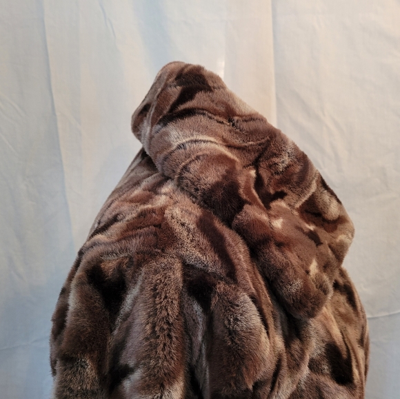 C.D.V. Comme Du Vrai Paris Faux Fur Long Coat size 6 - Picture 4 of 10